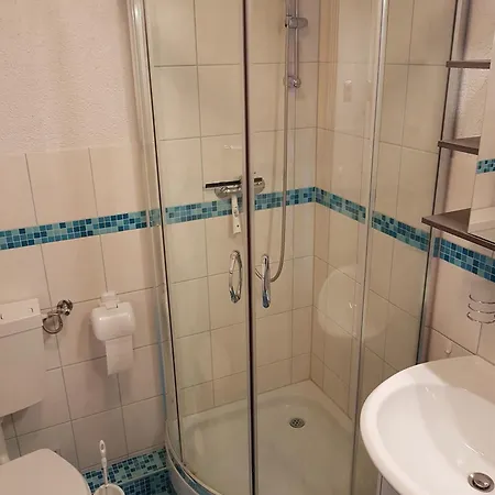 アパート Waldblick ラウシャ